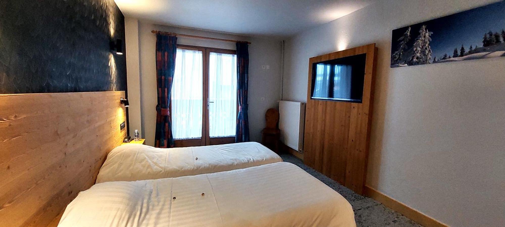 Hotel Les Bruyeres Alpe d'Huez Exterior photo